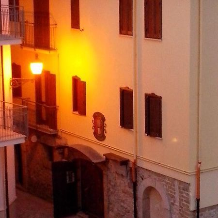 L'Antipapa Hotel Фонди Екстериор снимка