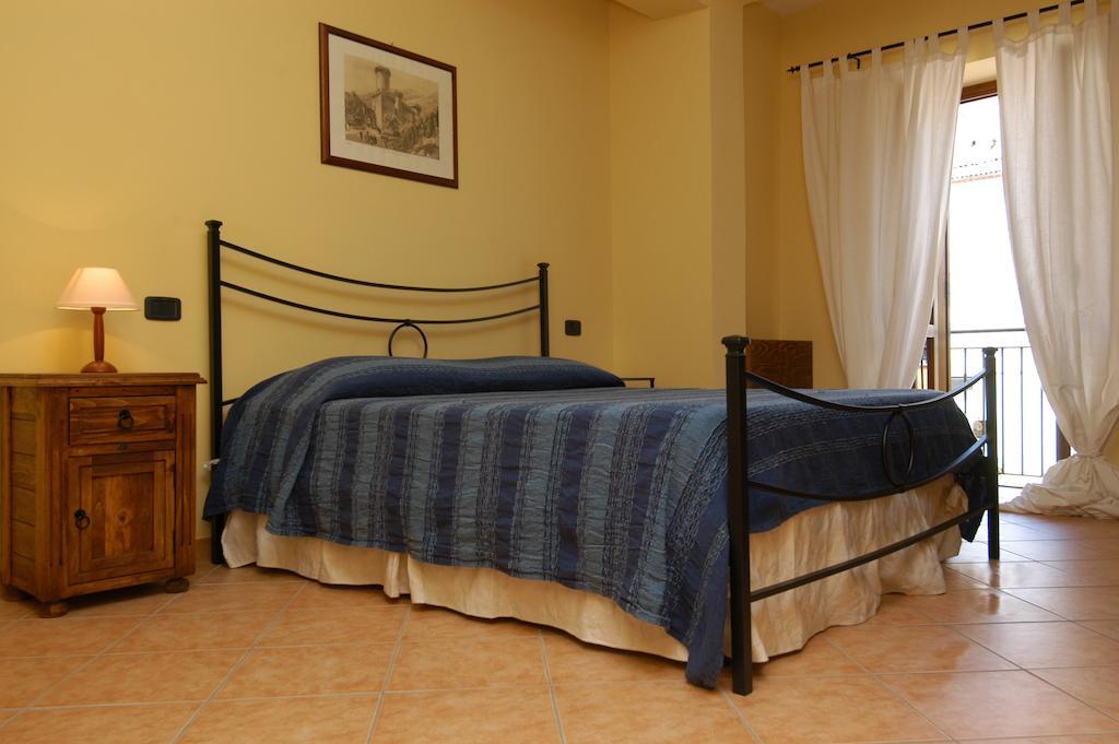 L'Antipapa Hotel Фонди Стая снимка